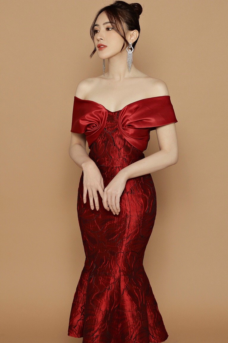 Đầm Đuôi Cá Trễ Vai - D699